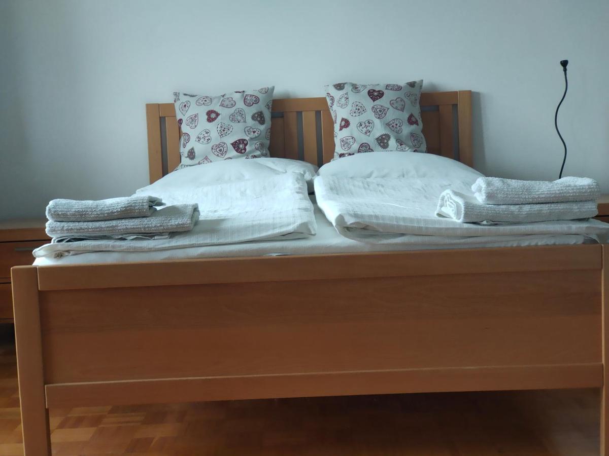 Rooms And Apartment Na Poljani Škofja Loka Esterno foto