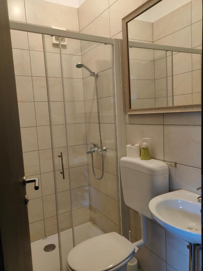 Rooms And Apartment Na Poljani Škofja Loka Esterno foto