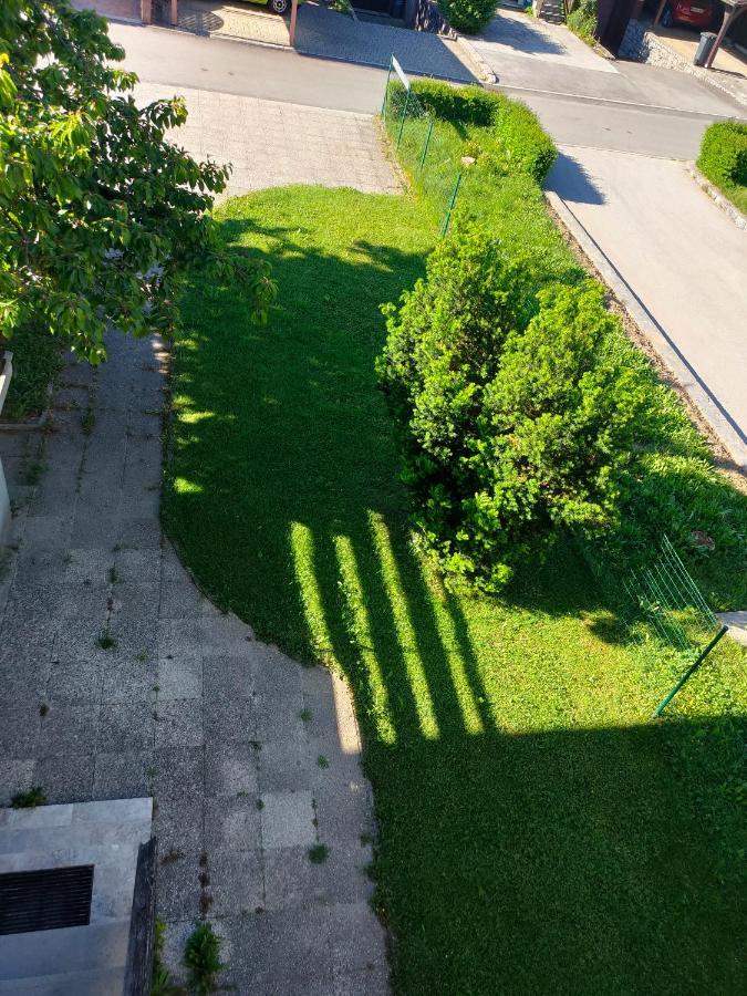 Rooms And Apartment Na Poljani Škofja Loka Esterno foto