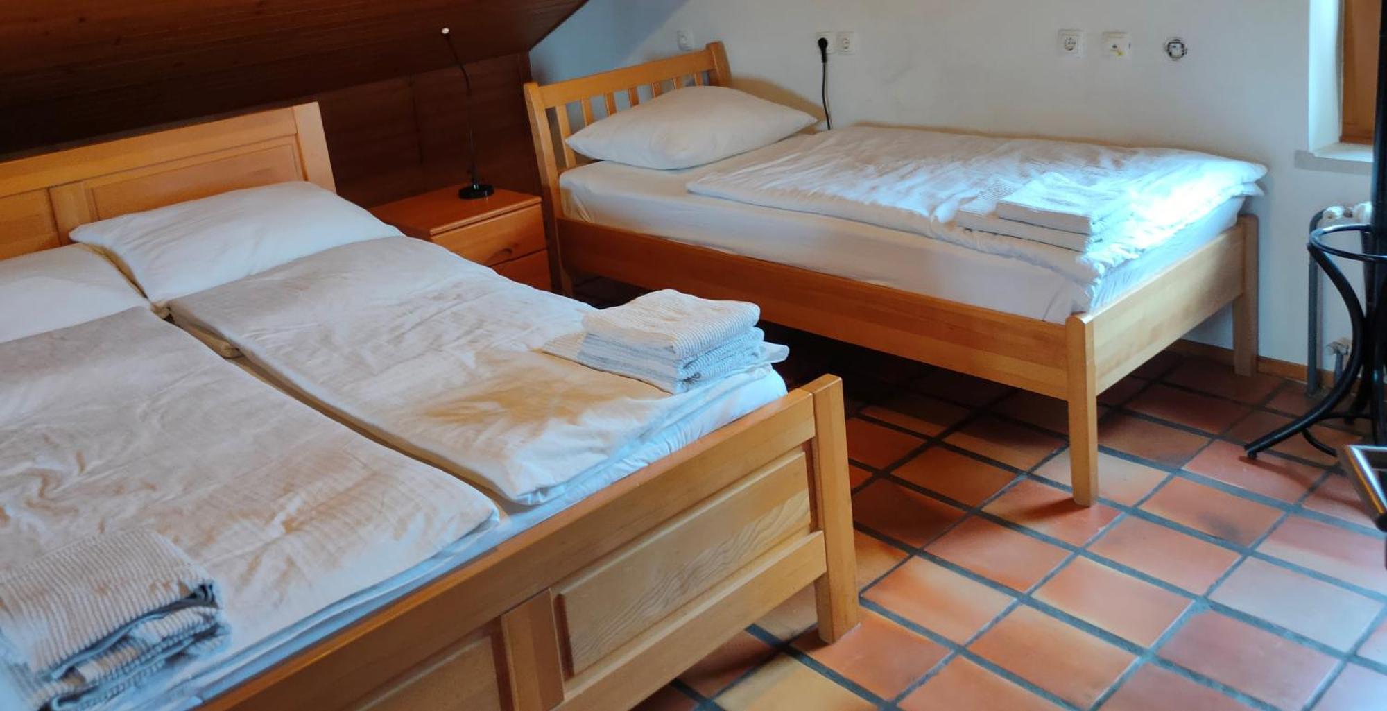 Rooms And Apartment Na Poljani Škofja Loka Camera foto
